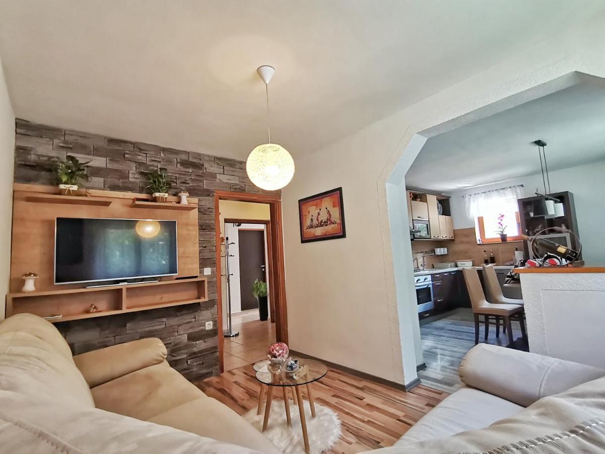 Apartman Sunny Lika Госпич Экстерьер фото