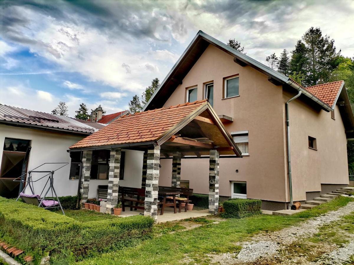 Apartman Sunny Lika Госпич Экстерьер фото
