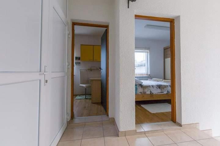Apartman Sunny Lika Госпич Экстерьер фото