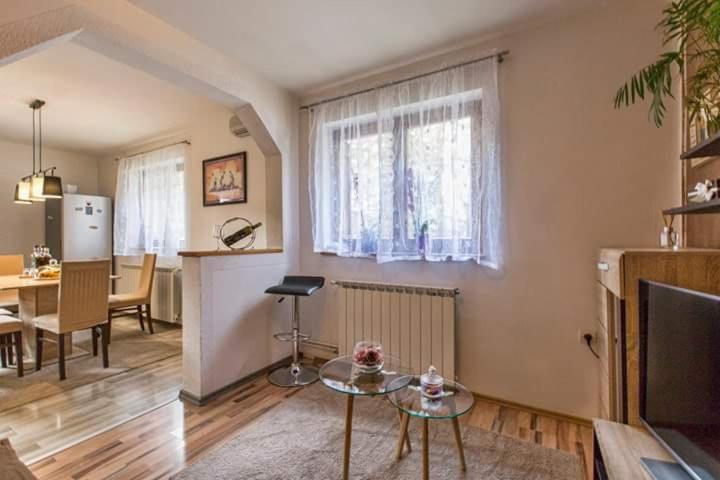 Apartman Sunny Lika Госпич Экстерьер фото