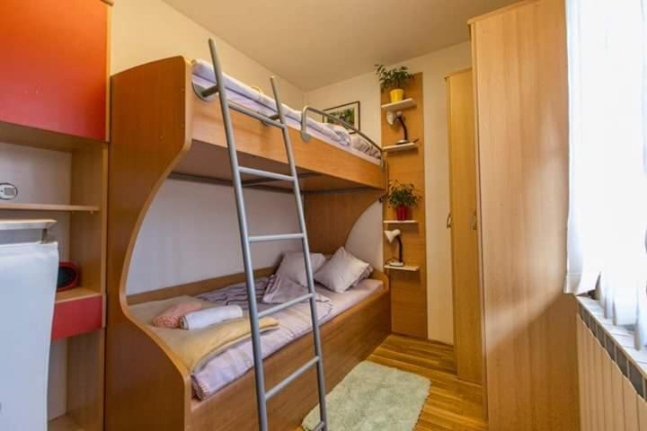 Apartman Sunny Lika Госпич Экстерьер фото